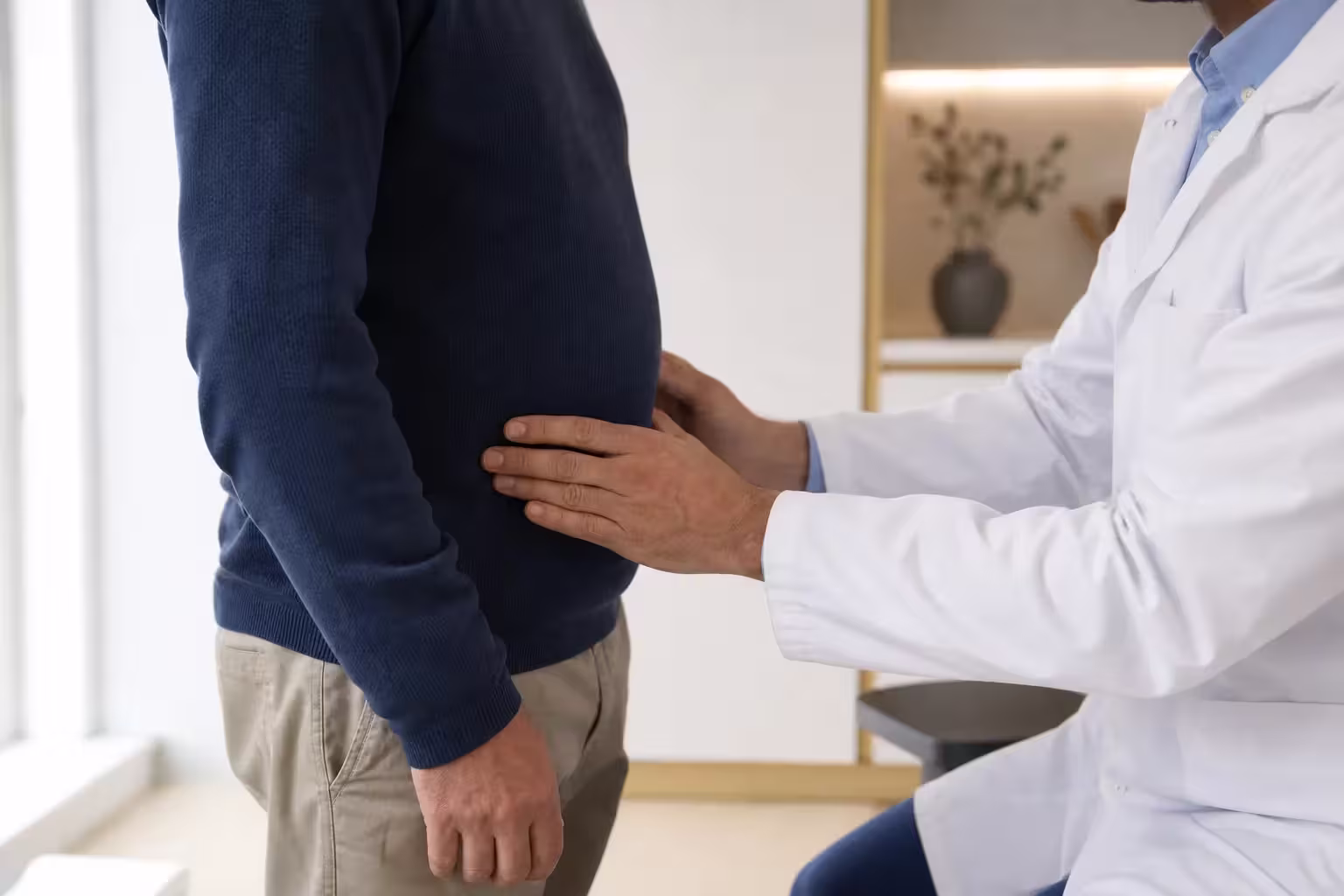 Consulta especializada para planejamento do tratamento de hérnia abdominal